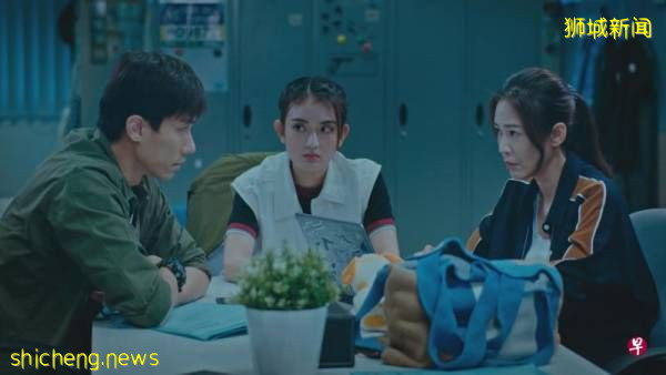 新劇演肅毒人員學開槍 陳泂江贊洪淩槍法最准