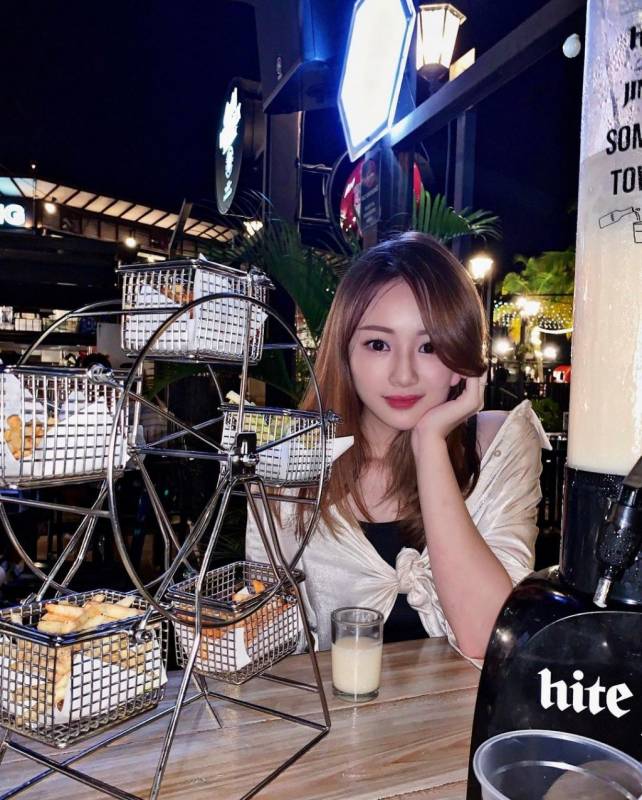 新加坡義順區露天酒吧🍻 Kamikaze Asian Tapas Bar 吹風喝酒吃燒烤，一串只要S$0.90