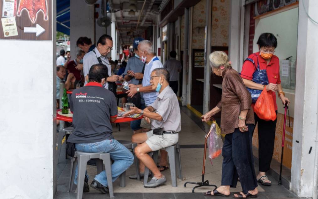 72歲老人接種疫苗後心髒驟停、生死不明!衛生部回應了