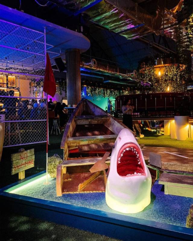 新加坡花式玩法⛳️Holey Moley 逼格爆棚的迷你高尔夫球酒吧!球场、酒吧、餐厅合为一体