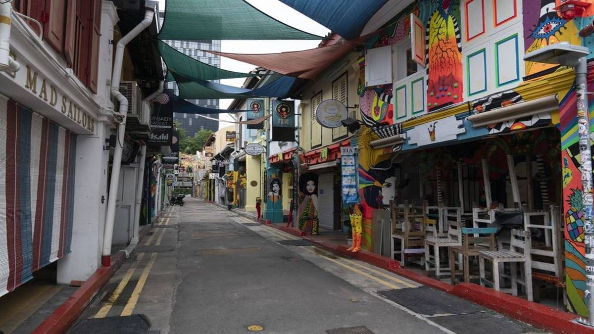 为什么新加坡仍停留在第二阶段？需要做什么才能进入第三阶段