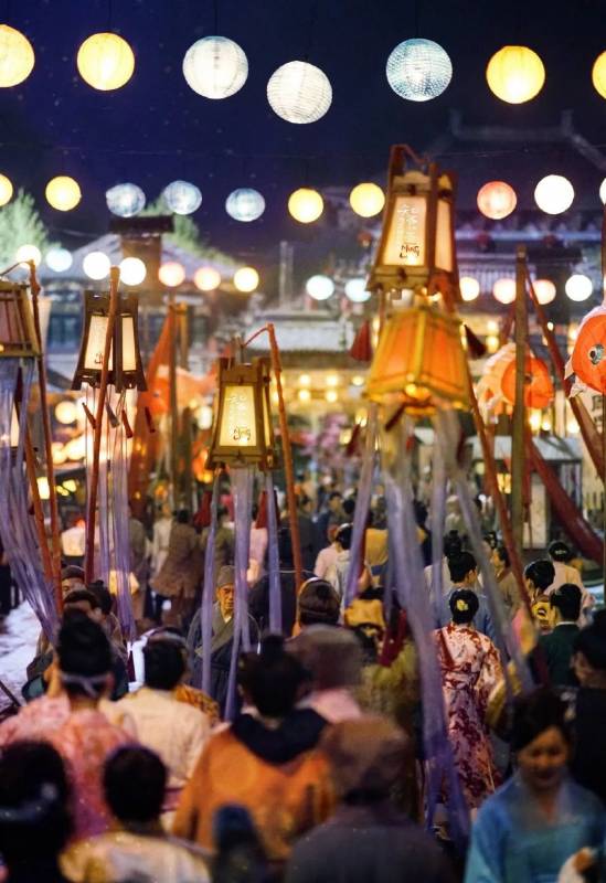 新加坡濱海灣花燈展PK中國周莊中秋燈會，你更pick誰