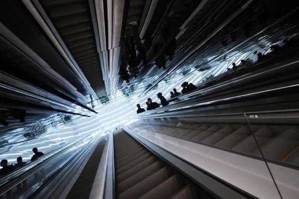 實拍探店！新加坡全球首個海上蘋果店，驚呆了