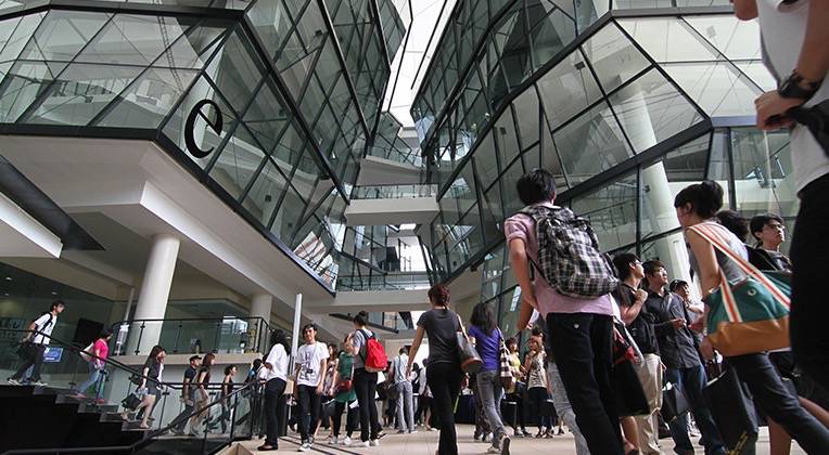 新加坡留学 一不小心，竟然成为全网第一“小作精”虞书欣的校友