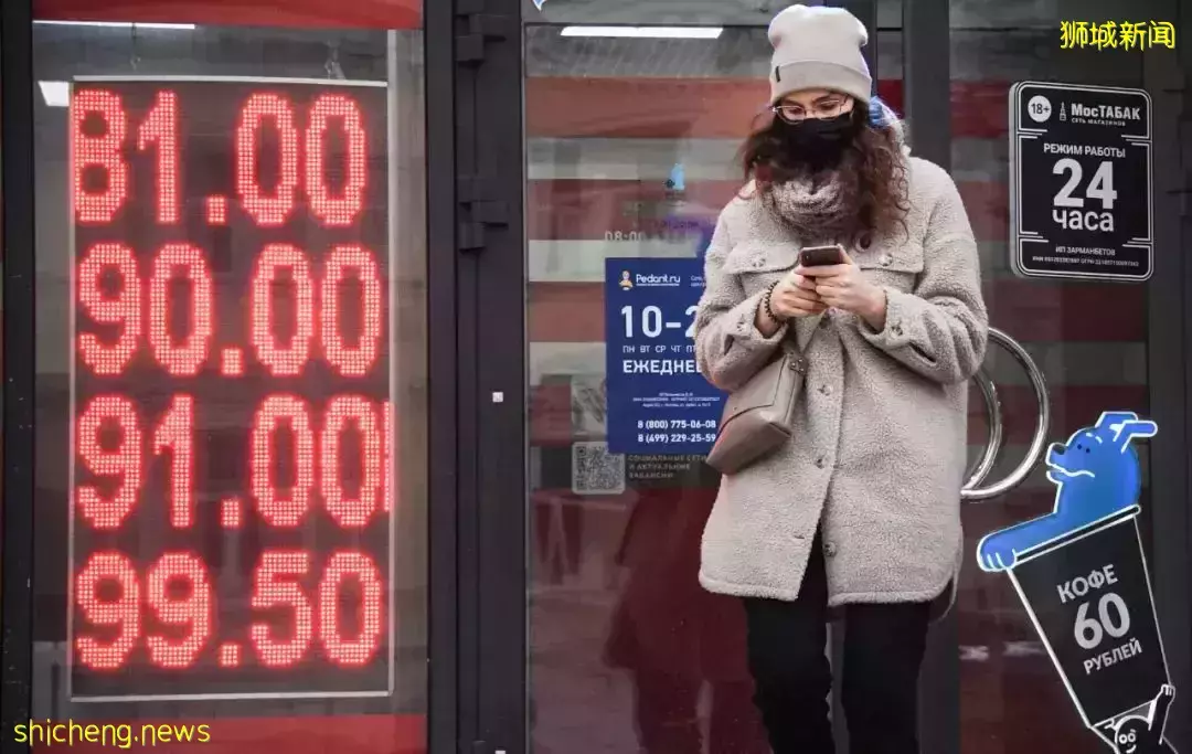 《战狼2》执行导演、新加坡前艺人沈倾掞:我会留在乌克兰照顾妻子一家