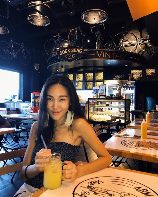 Soek Seng 1954 機場旁的咖啡廳☕️ 室外看飛機、室內看腳踏車，視覺和味覺雙重盛宴