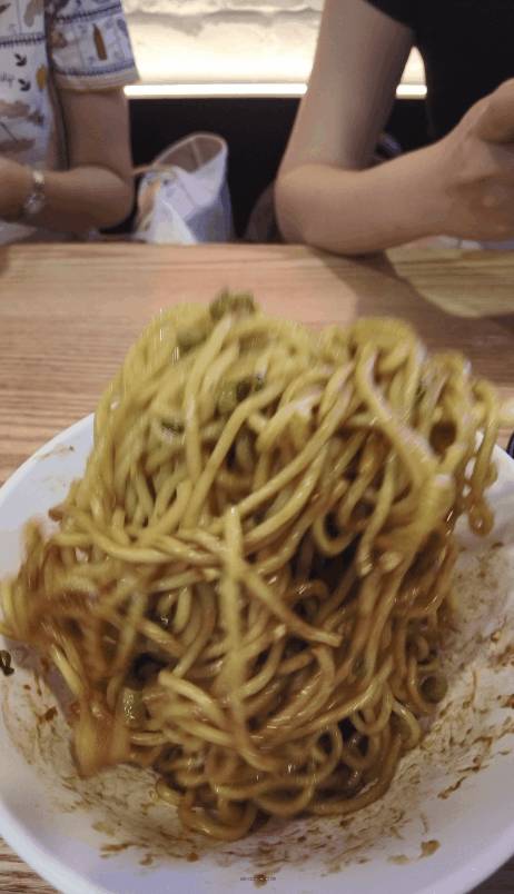 武汉热干面、新疆风味烤串来新加坡了！吃面撸串仅9.9新币，手慢无