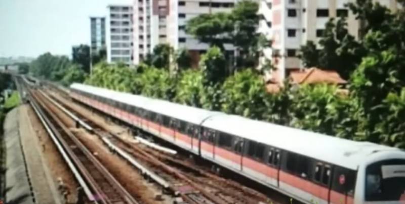 實拍!新加坡地鐵線大崩潰!人擠人,黑暗中被鎖車廂三小時