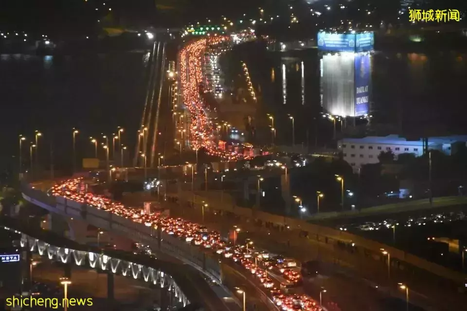 馬來西亞爆發離職潮,都來新加坡了!周五起,陸路返新無需申報