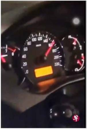 ◤新国阻断措施◢青年飙车160km/h买榴梿    猪队友放上网  完蛋了