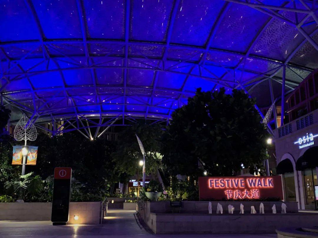 因爲這件事，新加坡變藍了