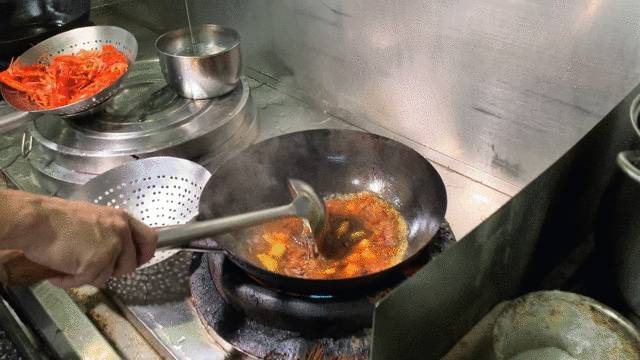 比雙11剁手更恐怖的事情是——這家烤魚、小龍蝦，竟然讓人