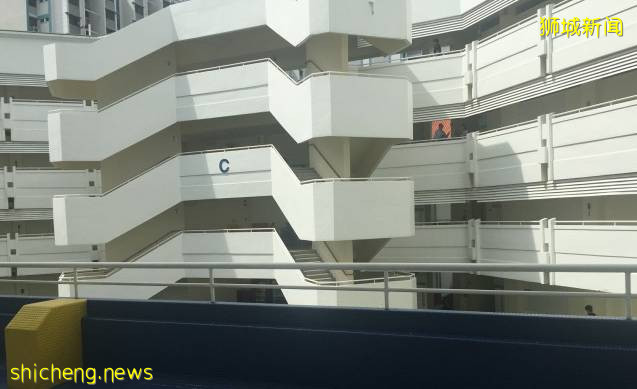 新加坡海星中学发文宣称,校门牌坊将于月底拆除