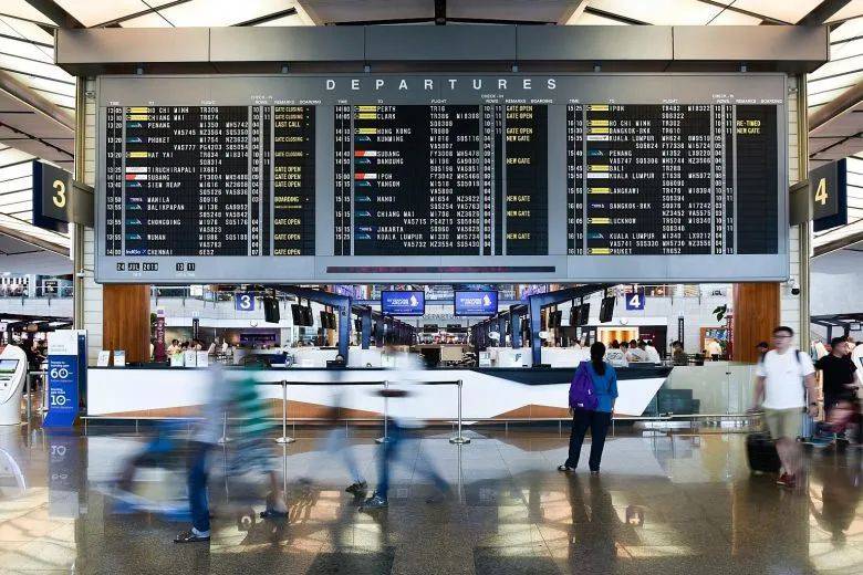 新加坡收紧印度旅客入境措施；缩短香港入境旅客居家隔离时长