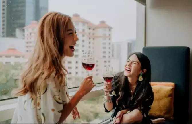 18岁怀孕,在新加坡带孕上学!3娃单身妈妈都经历了什么