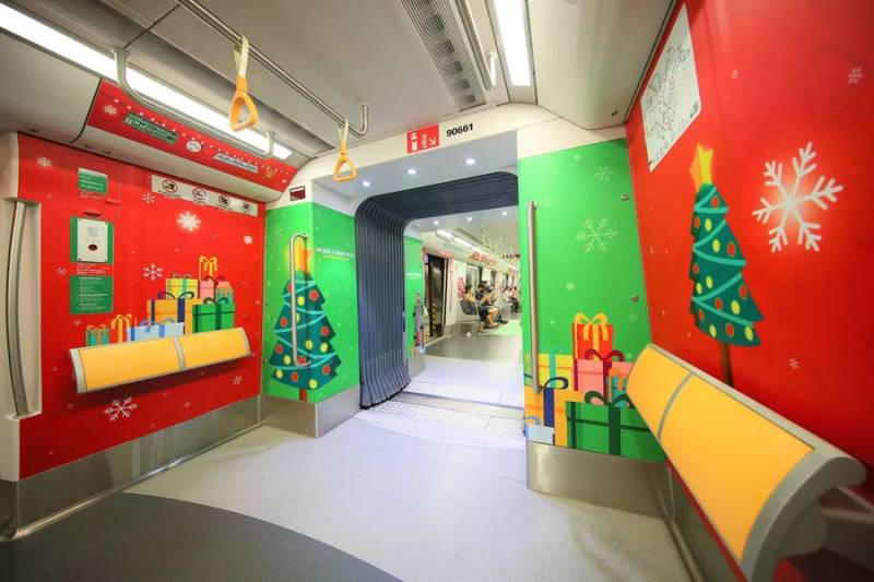 圣诞版地铁和公交来喽,遇到了记得打卡发圈儿