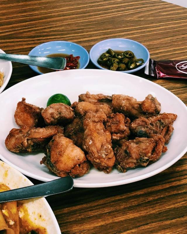 新加坡老字號煮炒👍 國成球記餐室，最接地氣的本土美食💯 镬氣十足、經典好味