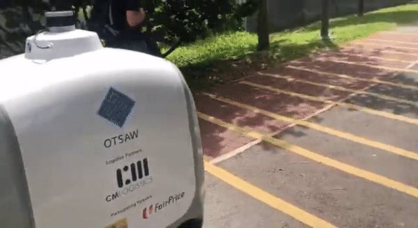 新加坡送貨機器人驚豔全世界！遇人會轉彎、半小時送達！現在免費