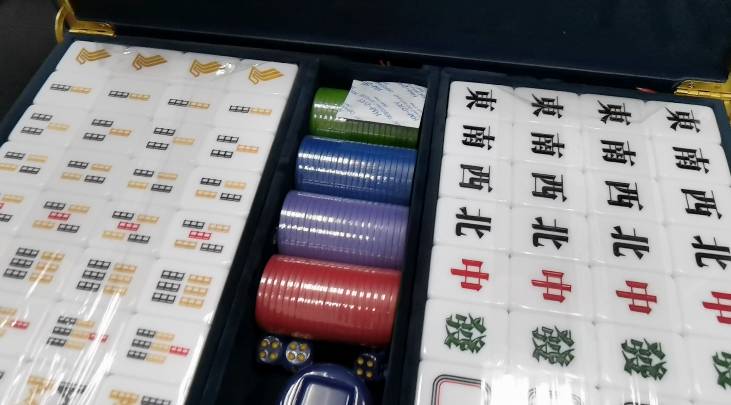 新航竟開始賣“空姐制服”，又被搶空！限量版麻將獨家開箱來了