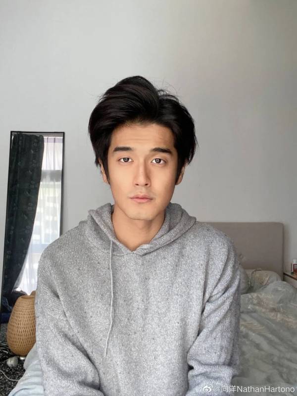 去哪里邂逅撞脸彭于晏,拜师周杰伦的坡国帅哥