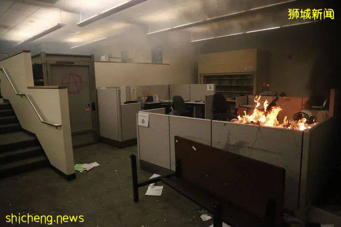 突發！美國加拿大英國大規模暴動！堪比戰亂！新加坡會受影響嗎!