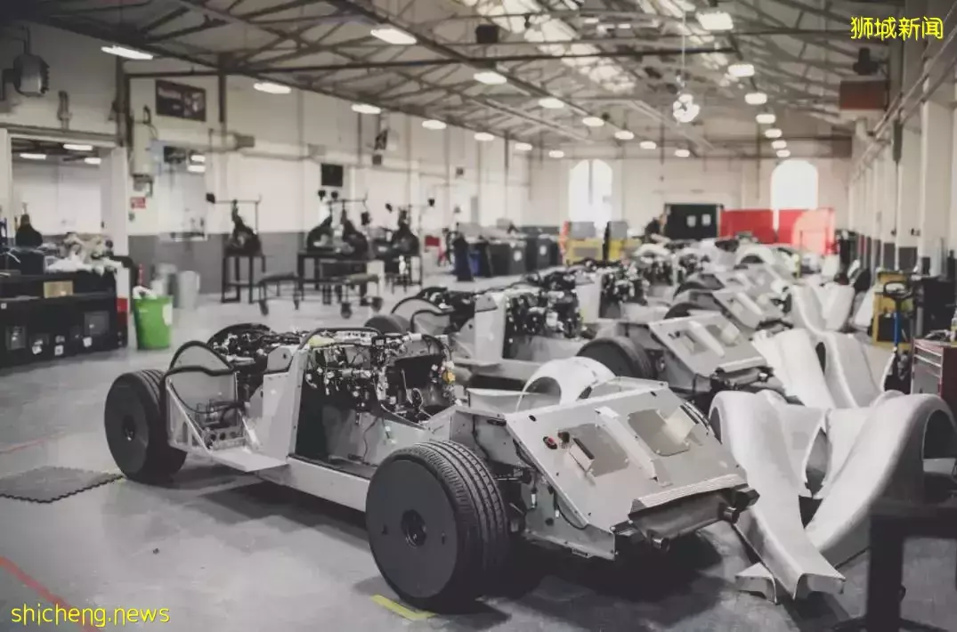 纯手工制造的复古式摩根汽车车价近50万新币起,新加坡热销售逾十辆