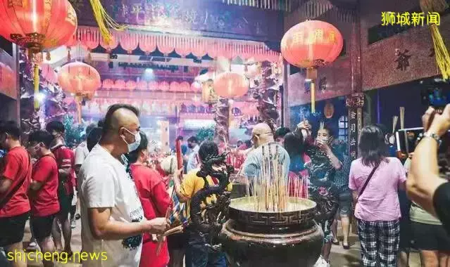 单日新增病例飙升至1万!专家指出新年期间染病不少