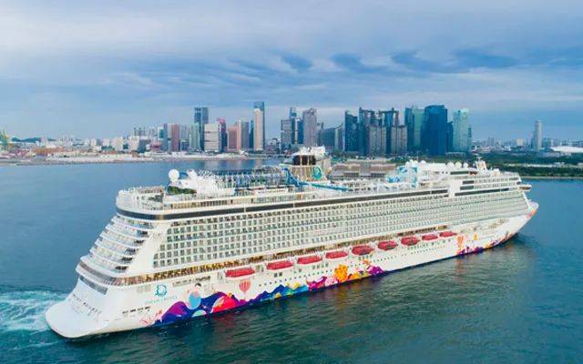 部长:新加坡解封第三阶段至少持续1年