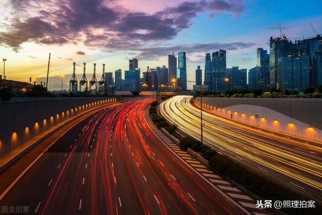 新加坡今天生的越多奖励越多,可谁知几十年前它却连控15年生育