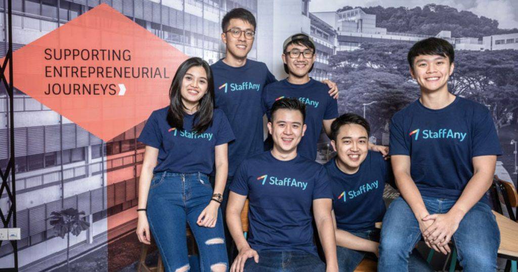 疫情对很多企业来说是冲击，他却抓住了解决痛点的好机会