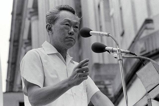 華裔領袖李光耀：從孤島到亞洲四小龍，他是怎樣帶領新加坡逆襲的