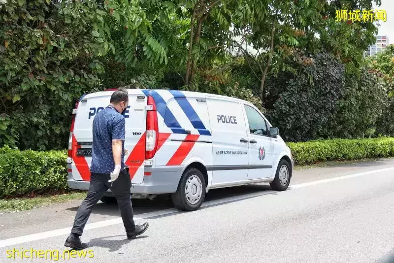 老汉离奇死 横尸路边树丛