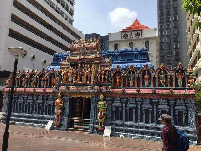 新加坡市中心,本地人和游客都喜欢去的,四马路观音堂