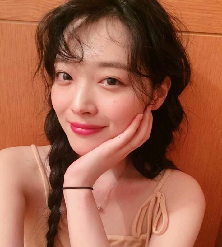 爆!红遍亚洲的顶级话题女王,被发现死在家中!