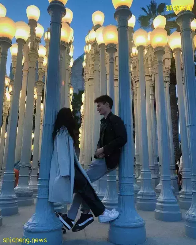 新加坡24岁美女遭热议!和闺蜜“结婚”变伴侣,男友竟愿意