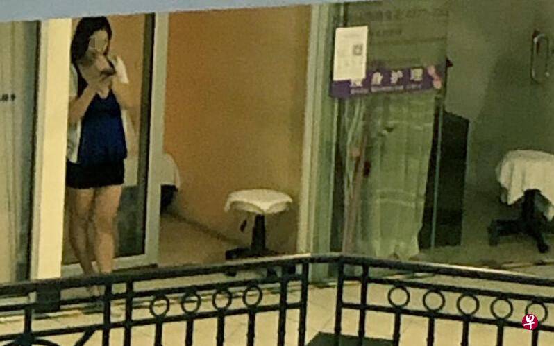 狮城百灵商业中心  色情按摩院林立