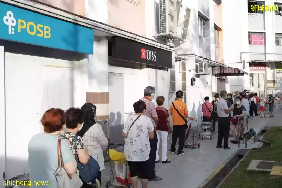 新加坡人过年发电子红包,长辈:年味少了