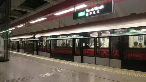 太大膽!新加坡一男子欲賄賂護士僞造冠病疫苗接種記錄 抵觸防止貪汙法令昨早被控