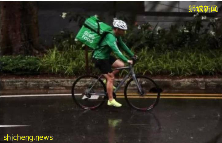 新加坡送貨員過勞死被冷處理,妻子含淚回複催單顧客抱怨