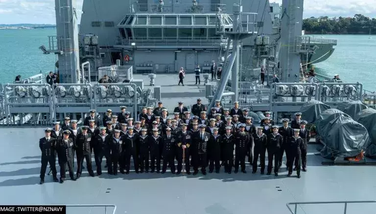 這對夫婦來旅遊，因疫情”被困“新加坡18個月！新西蘭派海軍來接