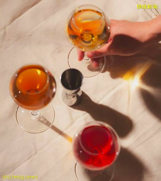 宅家也能享受地道韩式料理和可口调酒,随时下单立刻外送到你家