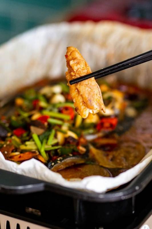 胖胖鸡携新装修强势回归!鸡公煲串烧自助买一送一,无限量供应