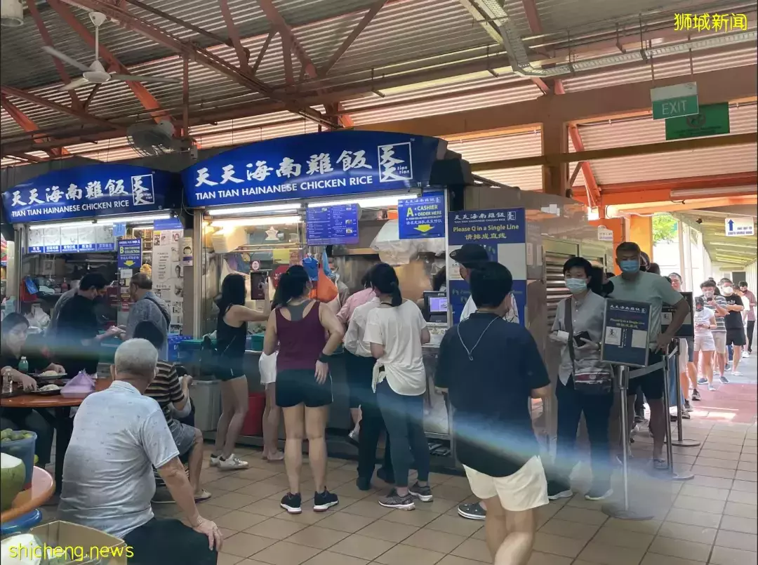 新加坡鸡肉鱼肉价格飙涨!他们排起长长长队,只为吃上这一口饭