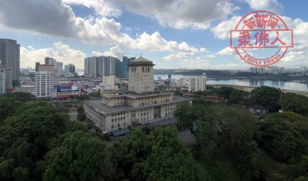 長堤通不過 還是有路走 “留在這裏，拼了！”