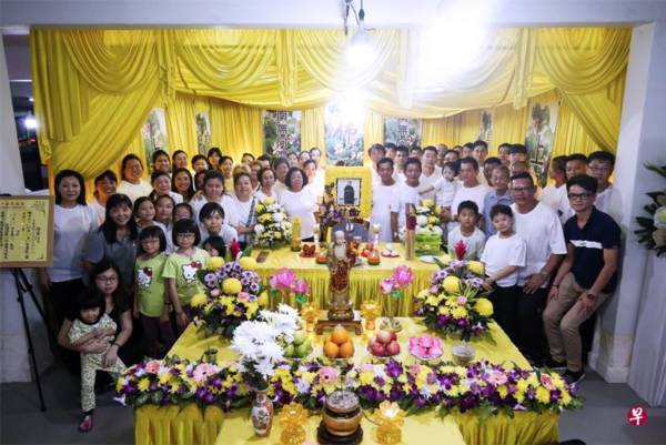 卖糕粿养活10孩子 70多岁才退休 百岁阿嬷离世