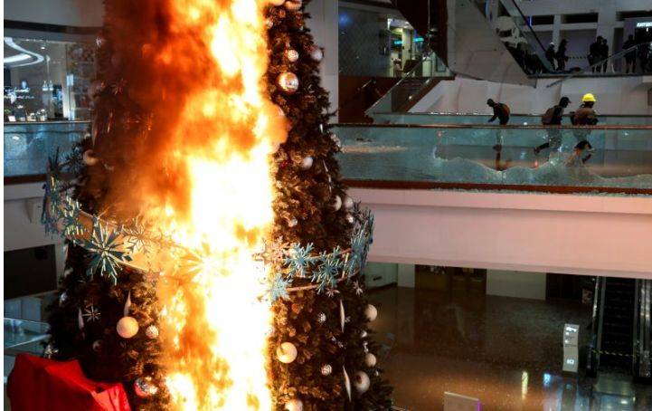 “住手！香港暴徒！” 新加坡人怒了