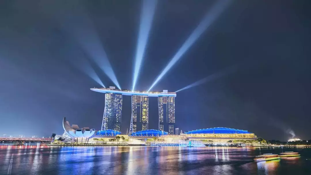 這對夫婦來旅遊，因疫情”被困“新加坡18個月！新西蘭派海軍來接