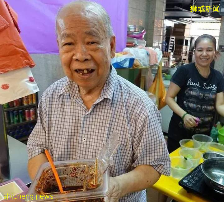 新加坡政界名人年薪38萬新幣,自爆媽媽仍在麥當勞打工