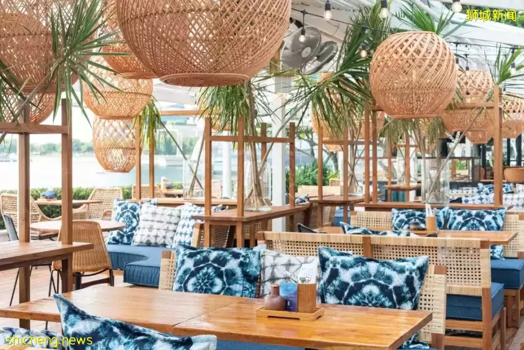 孙燕姿最爱的PS. Cafe开日料店!滨海湾的一线美景,太享受了