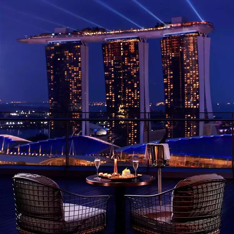 微醺迎2022年!搜罗新加坡6大酒吧特备活动🥂无限量畅饮美酒,跨年夜晚来小酌几杯🙌